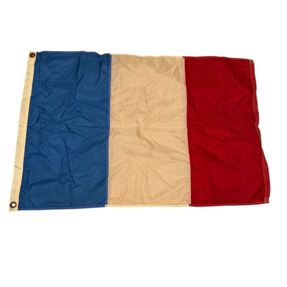 Annin & Co NYL-GLO France Flag 100% Nylon Bunting Tricolor Blue White Red 2"x3"